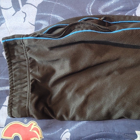 Aeropostale track pants in great condition - Picture 2 of 3